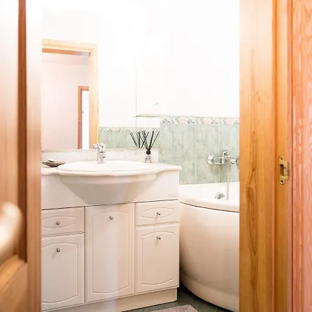 아파트 ☆ New & Modern Flat With Bath In Center 리가